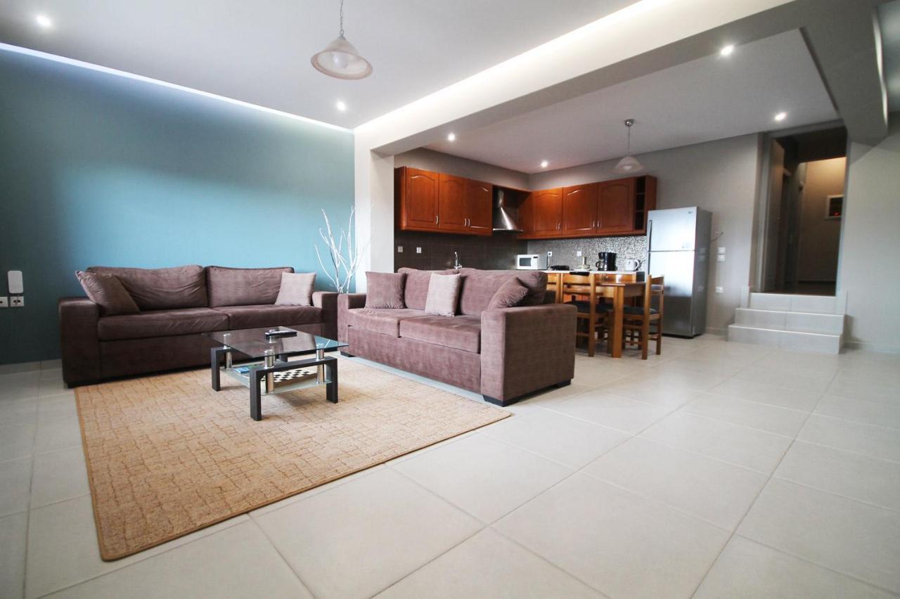 Aggelo 4 Bedroom Apartment نافبليو المظهر الخارجي الصورة